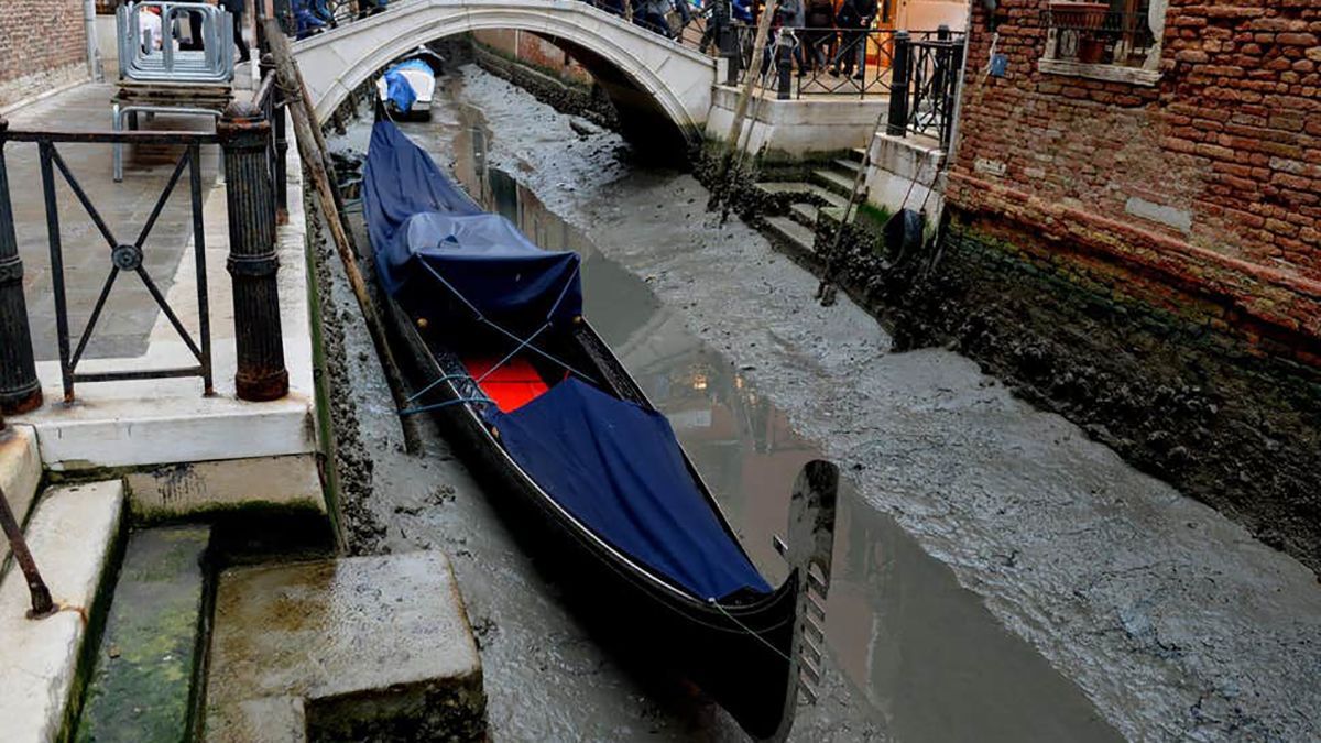 В Венеции пересохли каналы: фото, видео каналов в Венеции