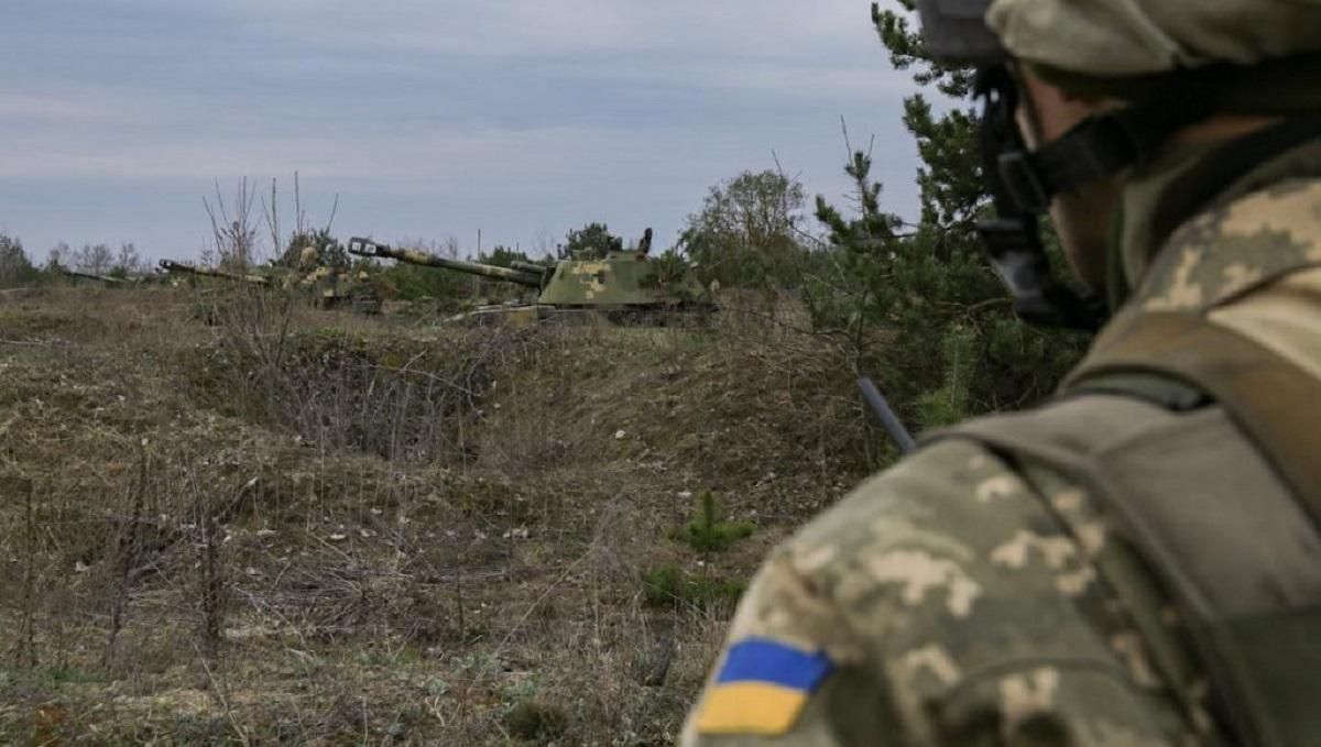 Боевики ночью минами обстреляли украинских военных