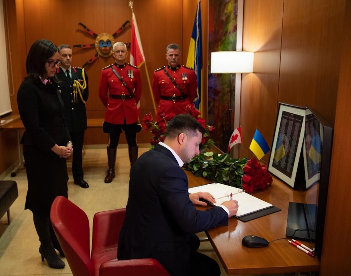 Зеленський вшанував пам'ять загиблих в авіакатастрофі з літаком МАУ громадян Канади Зеленський вшанував пам'ять загиблих в авіакатастрофі з літаком МАУ громадян Канади