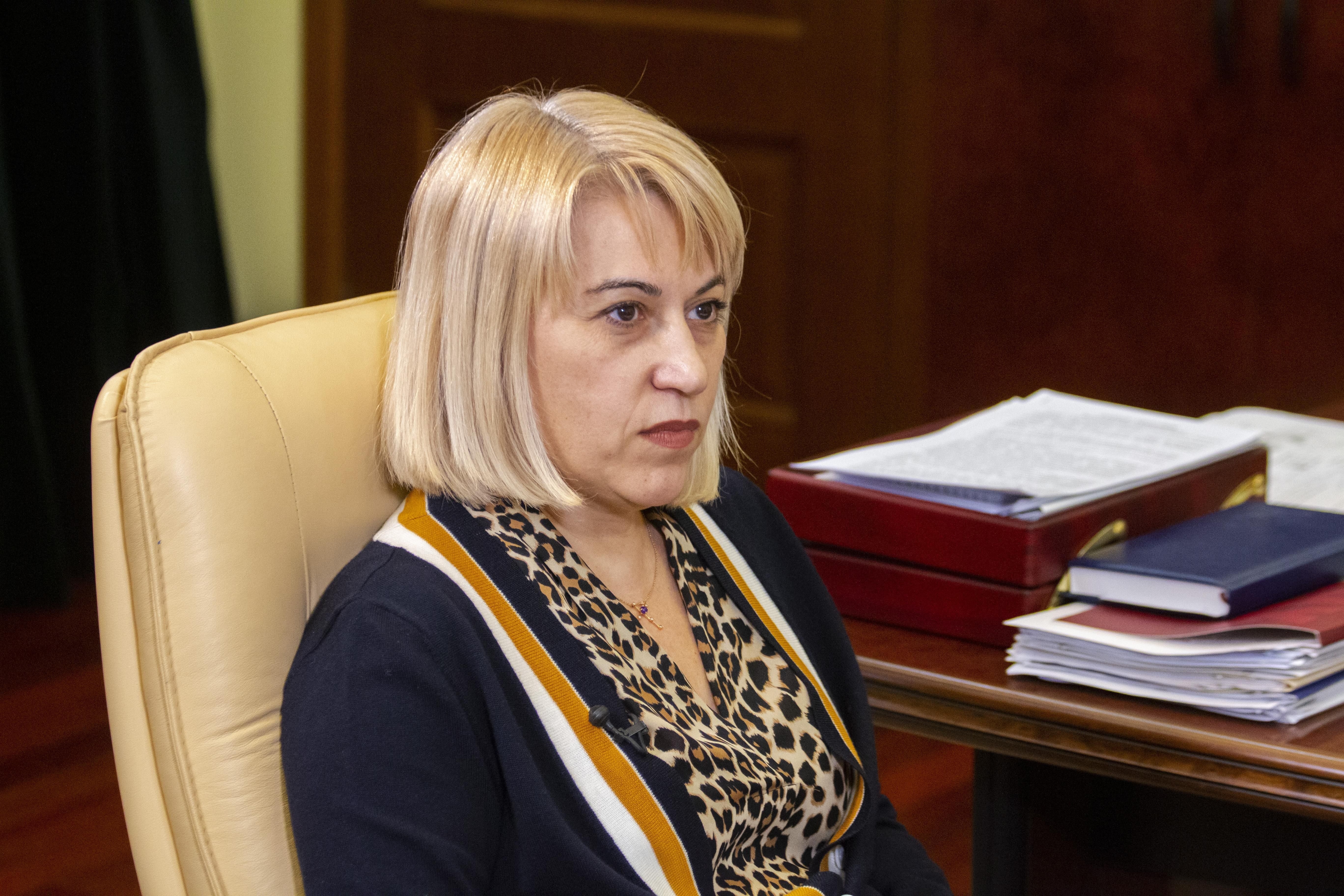 Министр Алена Бабак уходит в отставку Министр Алена Бабак уходит в отставку