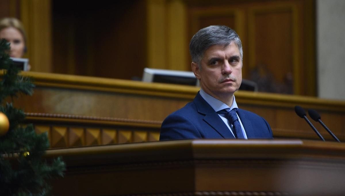 Пристайко не зміг пояснити, навіщо Зеленський літав в Оман Пристайко не зміг пояснити, навіщо Зеленський літав в Оман