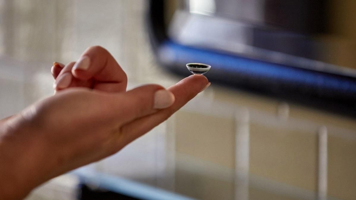 Mojo показала розумні контактні лінзи з технологією доповненої реальності Mojo показала розумні контактні лінзи з технологією доповненої реальності