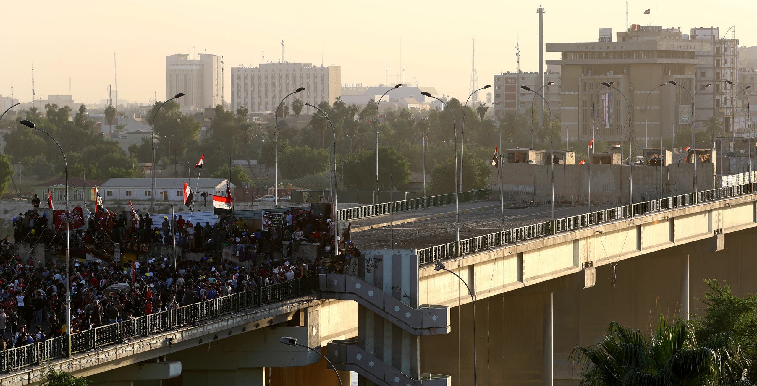 Полиция убила двух человек на митинге против коррупции в Ираке