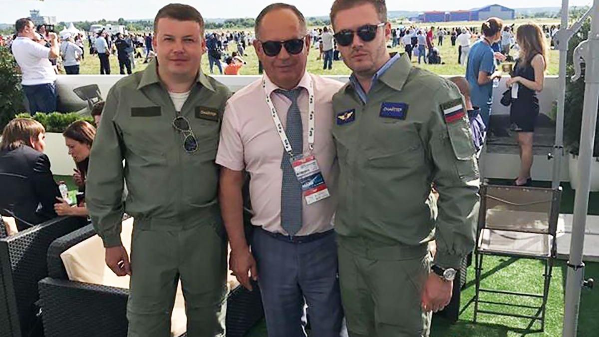 Директора авіазаводу в Києві Попова звільнили після фото у військовій формі Росії Директора авіазаводу в Києві Попова звільнили після фото у військовій формі Росії