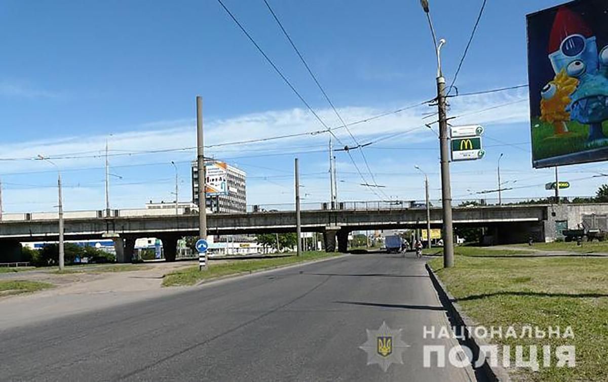 Кража на 2 миллиона гривен: чиновник в Харьковской области присвоил деньги для ремонта дорог