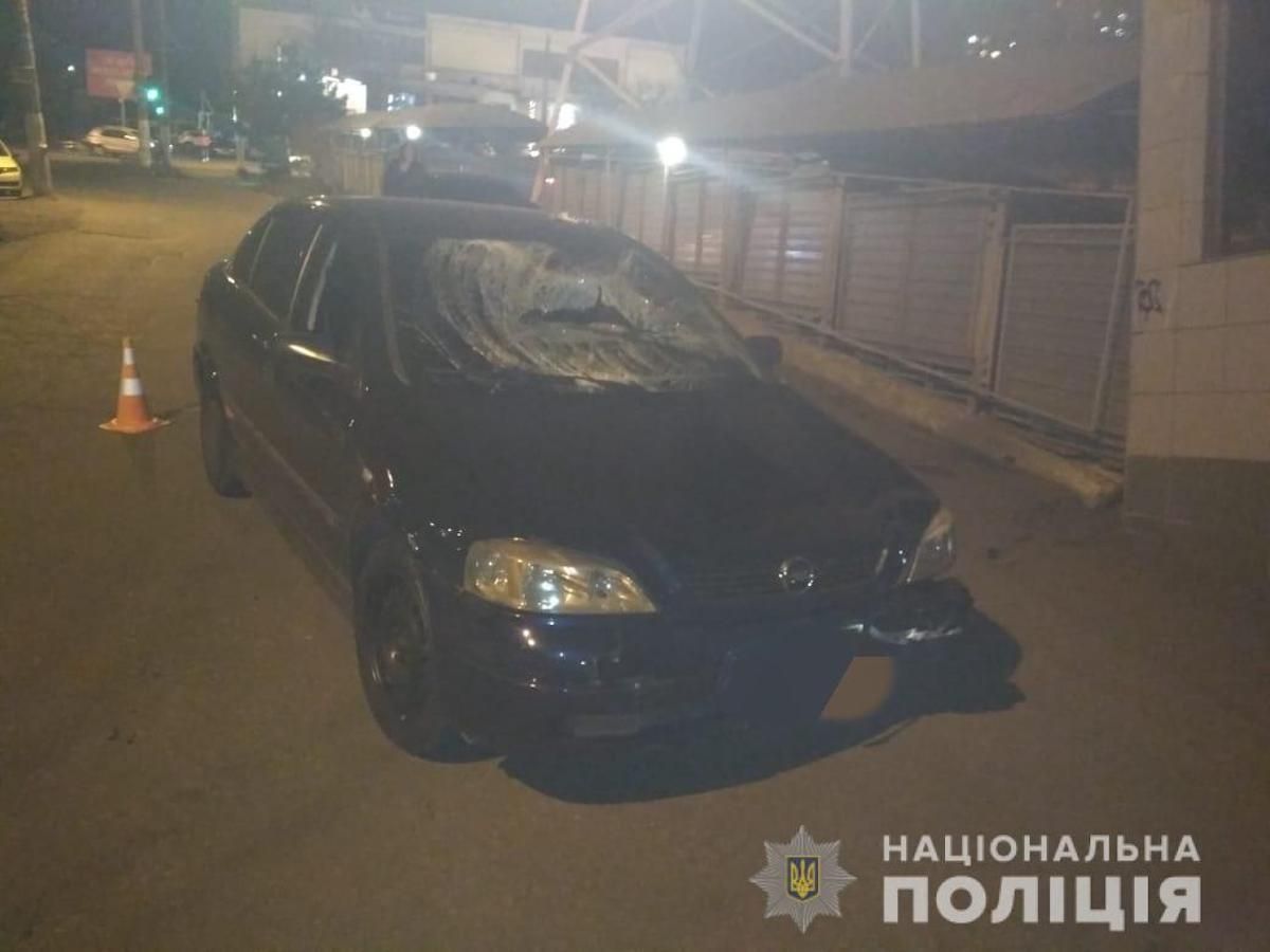 Полицейский навеселе сбил двух пешеходов в Одессе