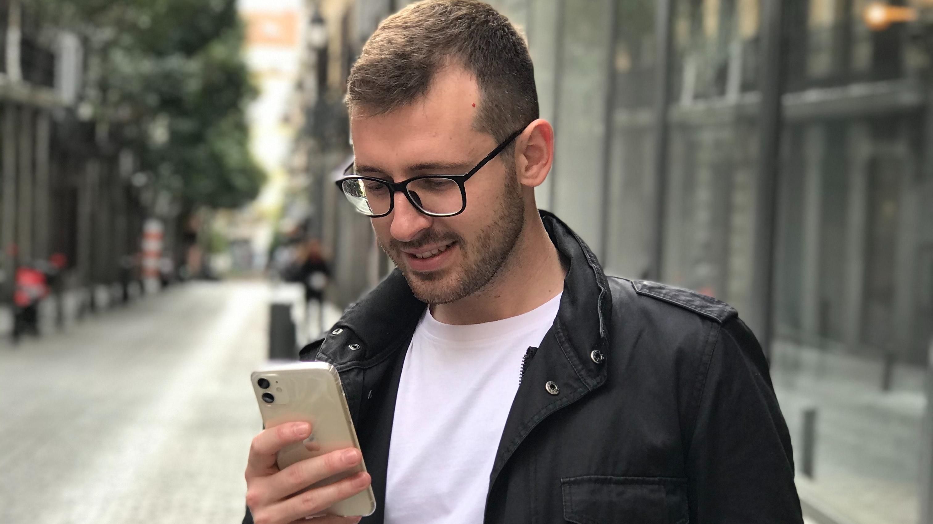 Apple показала унікальну функцію селфі-камери в iPhone 11: відео Apple показала унікальну функцію селфі-камери в iPhone 11: відео