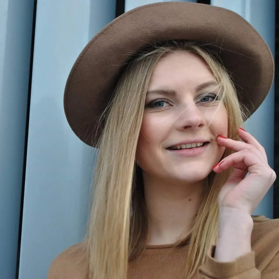 Марія Микитюк бортпровідниця мау Марія Микитюк бортпровідниця мау