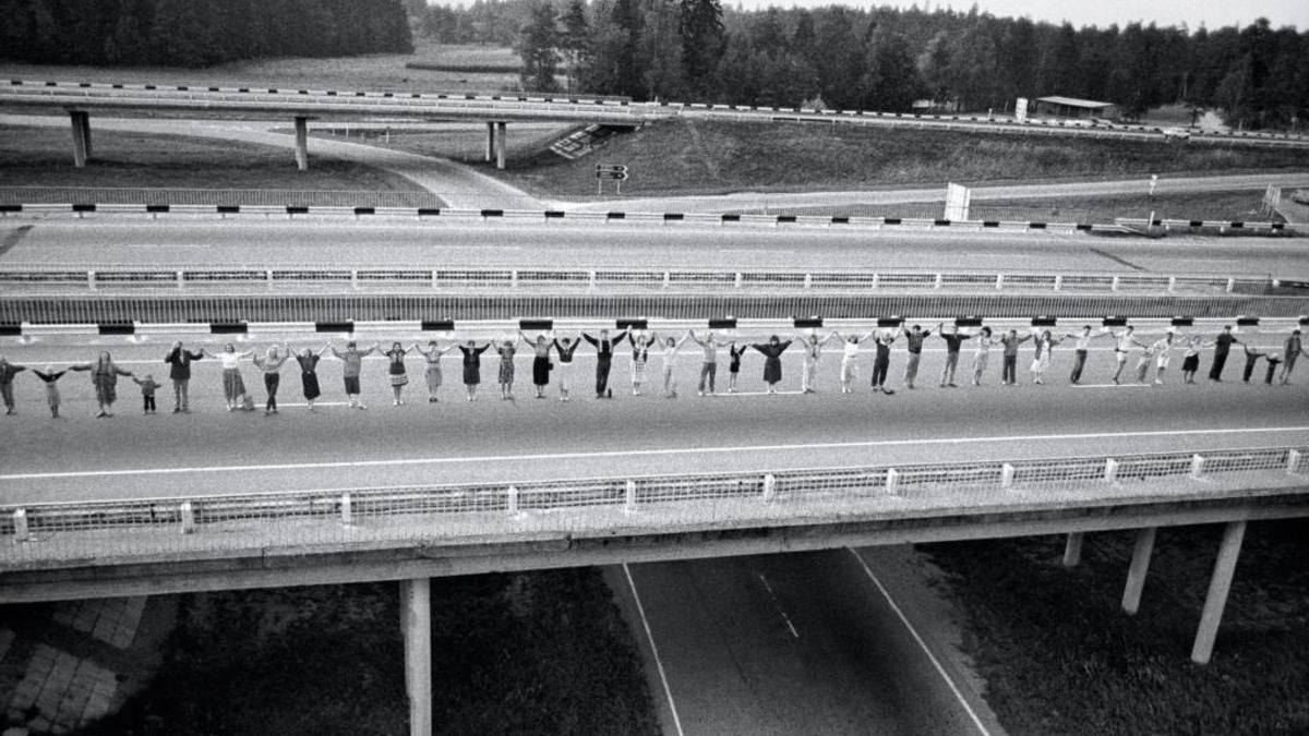 Живий ланцюг у День соборності України 22 січня 2020 – фото як це було Живий ланцюг у День соборності України 22 січня 2020 – фото як це було