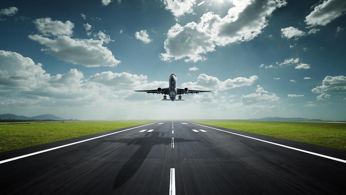 В США экстренно сел самолет: пассажир снял штаны с стюарта
