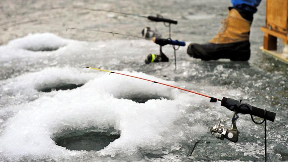 В России льдина с 300 рыбаками оторвалась от берега