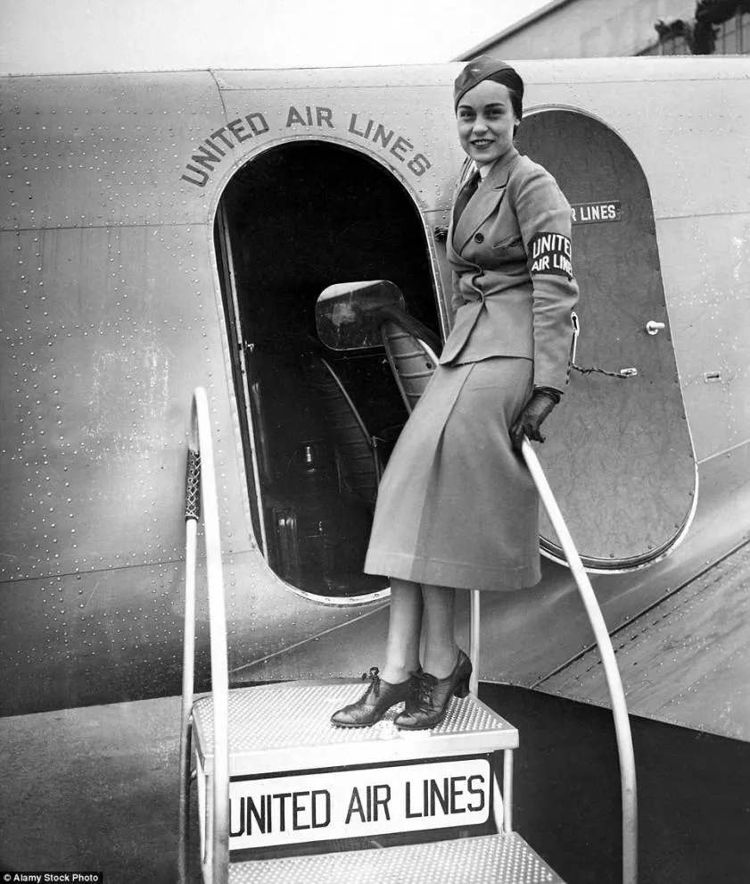 Перші стюардеси Перші стюардеси