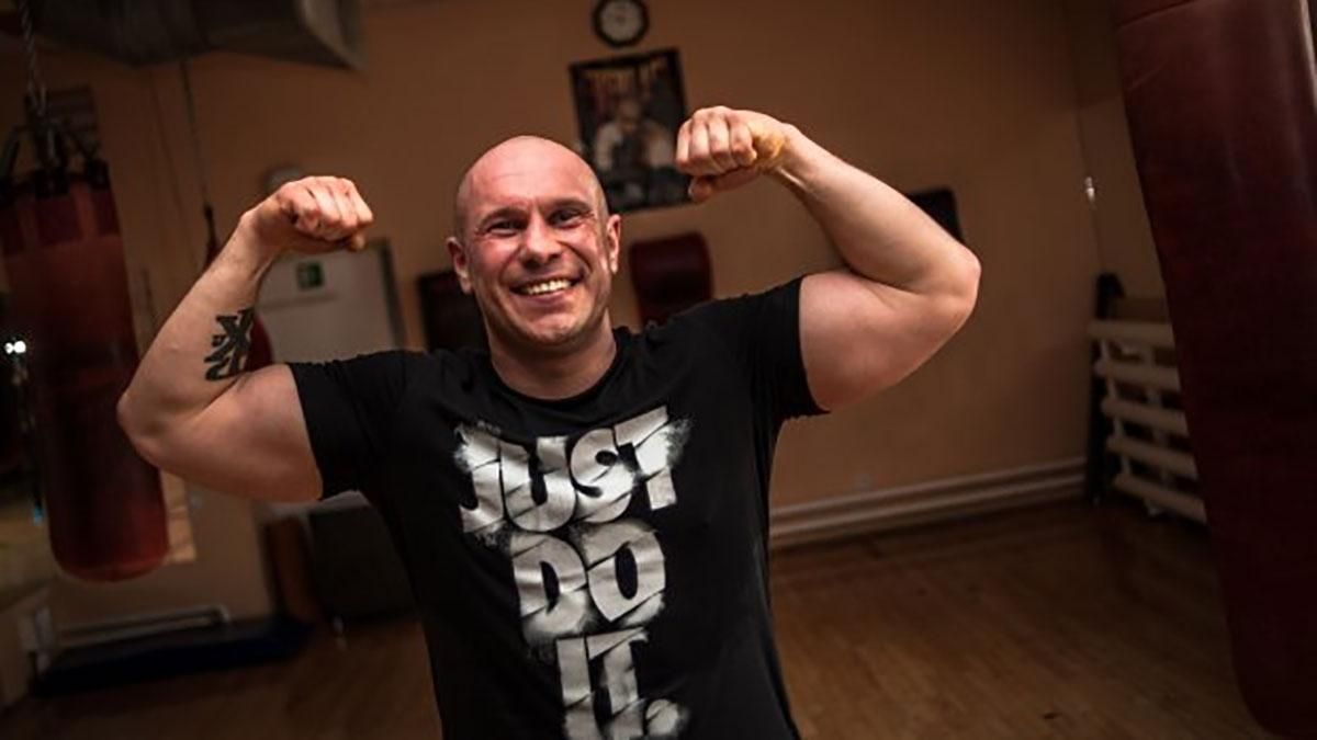 Кива устроил драку в ресторане Киева - видео драки с Кивой Кива устроил драку в ресторане Киева - видео драки с Кивой