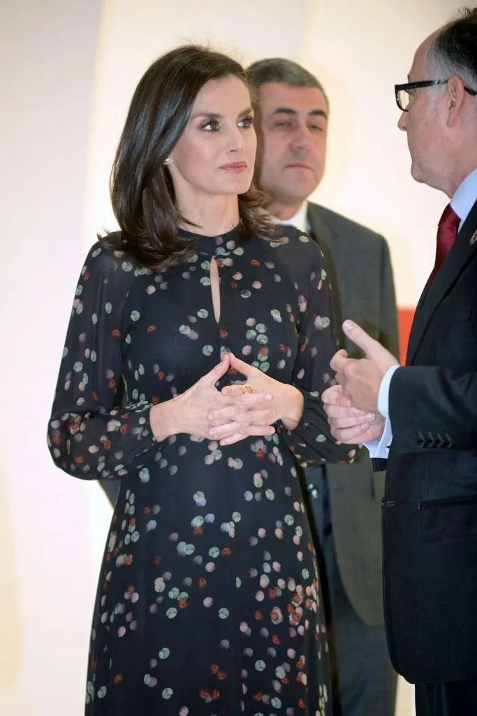 Стильний образ королеви Іспанії Стильний образ королеви Іспанії