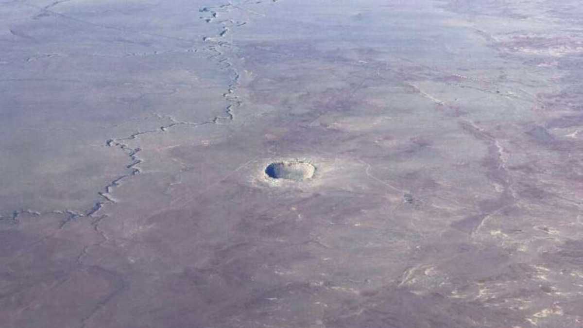 Обнаружили древнейший кратер на земле, который оставил метеорит