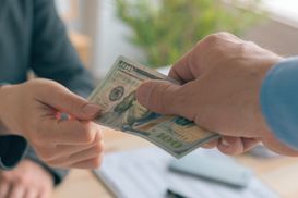 Опустились на уровень 2017 года: какое место заняла Украина в рейтинге восприятия коррупции