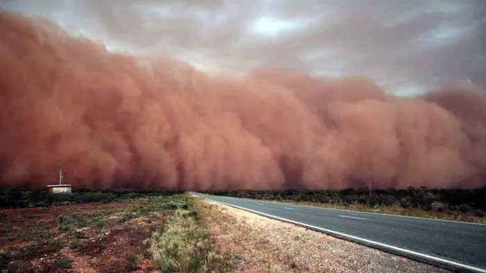 Пылевая буря в Австралии