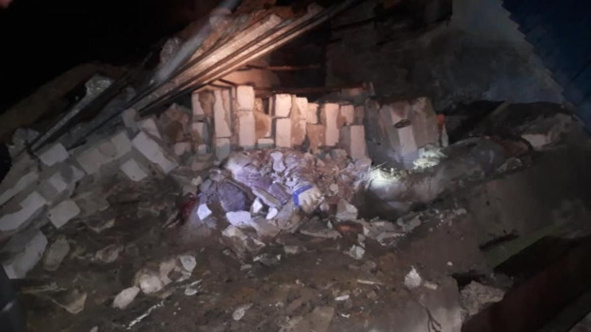 На Харківщині обвалилась стіна будинку: загинув чоловік На Харківщині обвалилась стіна будинку: загинув чоловік