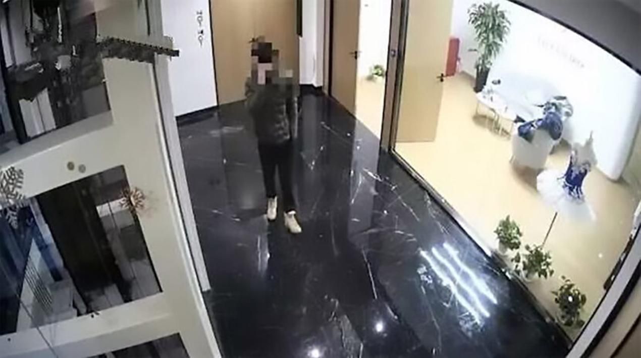 Хлопець вкрав колонку зі студії, щоб не одружуватися з дівчиною: деталі