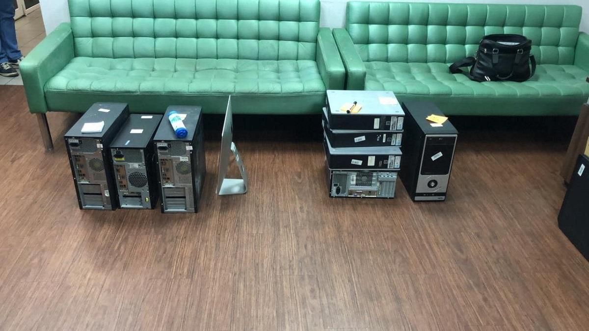 Обыски в Фаворите - детали обысков прокуратуры в Фаворите Обыски в Фаворите - детали обысков прокуратуры в Фаворите