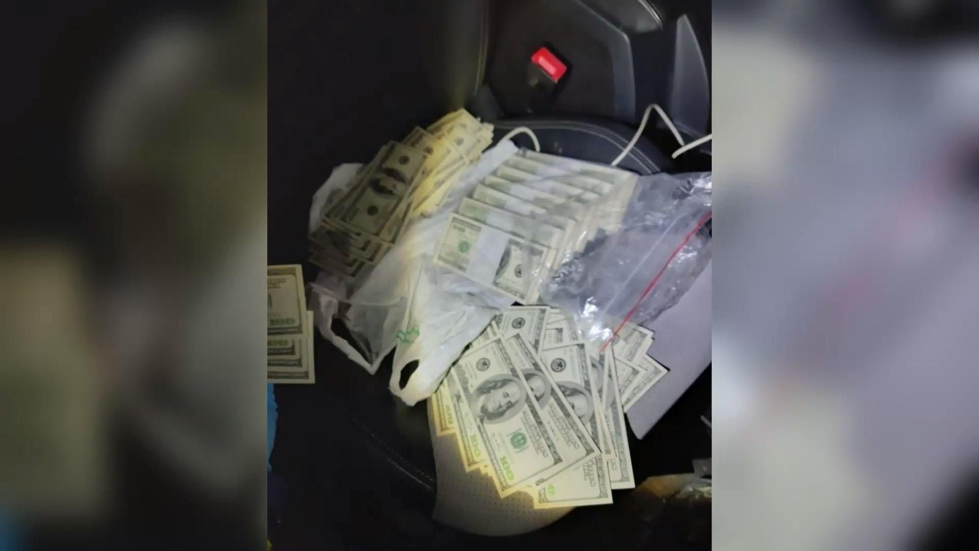 Полтавського податківця схопили на хабарі у 85 тисяч доларів Полтавського податківця схопили на хабарі у 85 тисяч доларів