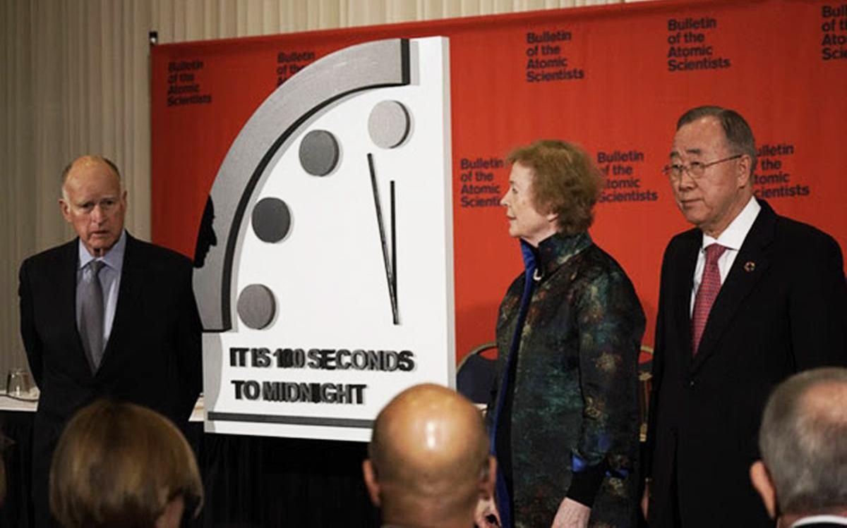 Часы Судного дня остановились за 100 секунд до полуночи Часы Судного дня остановились за 100 секунд до полуночи