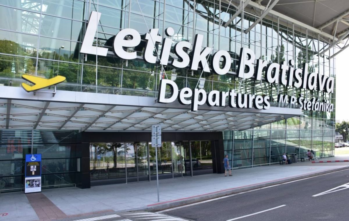 Через ремонт в аеропорту Братислави Wizz Air та Ryanair внесли зміни у свої авіарейси Через ремонт в аеропорту Братислави Wizz Air та Ryanair внесли зміни у свої авіарейси