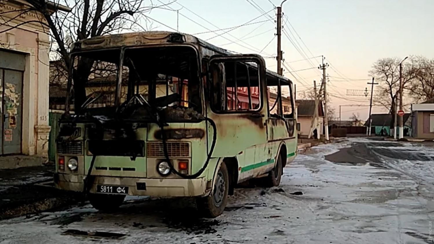 Автобус Нацгвардії згорів дощенту на Одещині: відео 