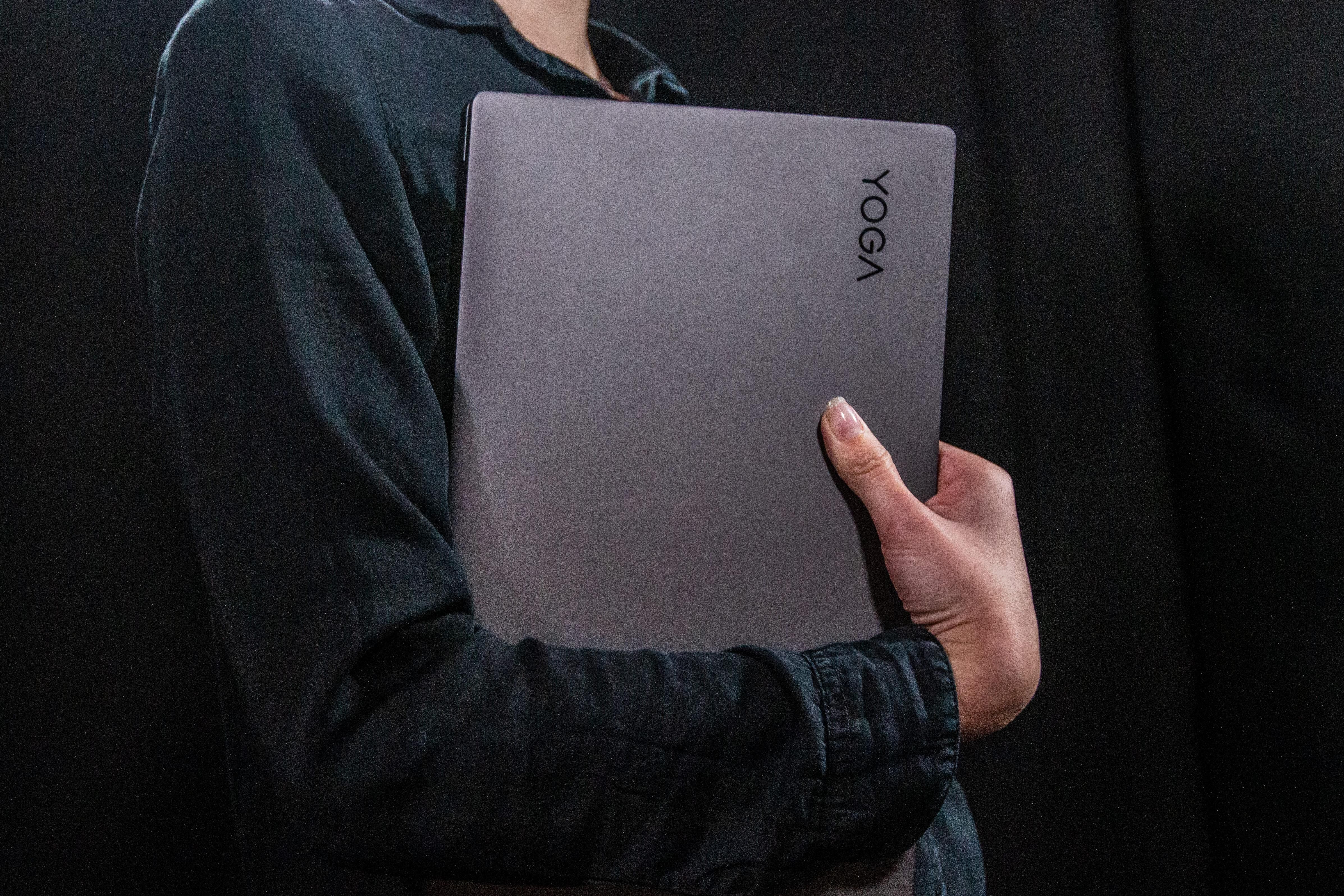 Огляд ноутбука Lenovo YOGA S940: продуктивність у вишуканому дизайні Огляд ноутбука Lenovo YOGA S940: продуктивність у вишуканому дизайні