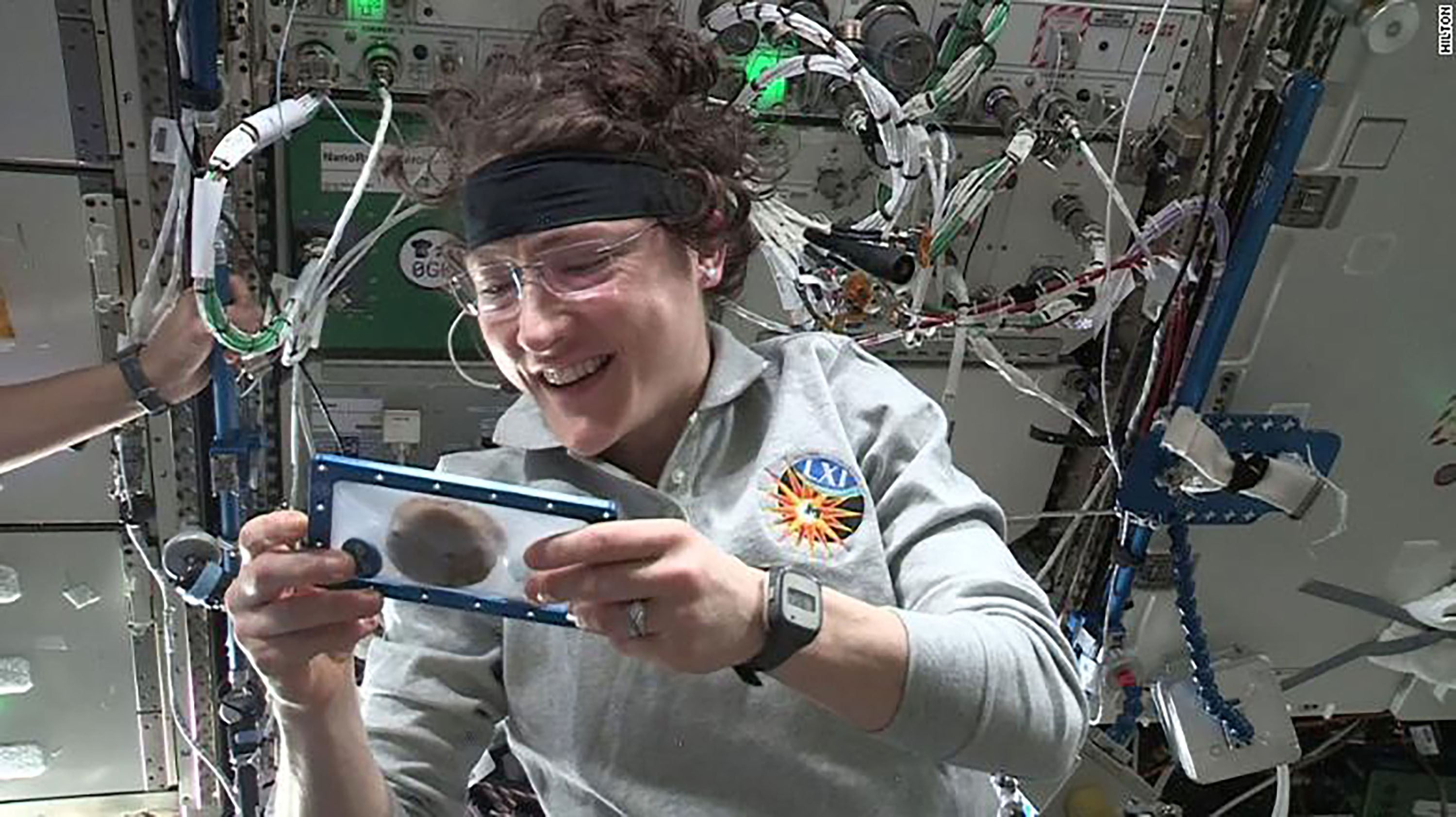 У космосі вперше спекли печиво: вражаюче відео