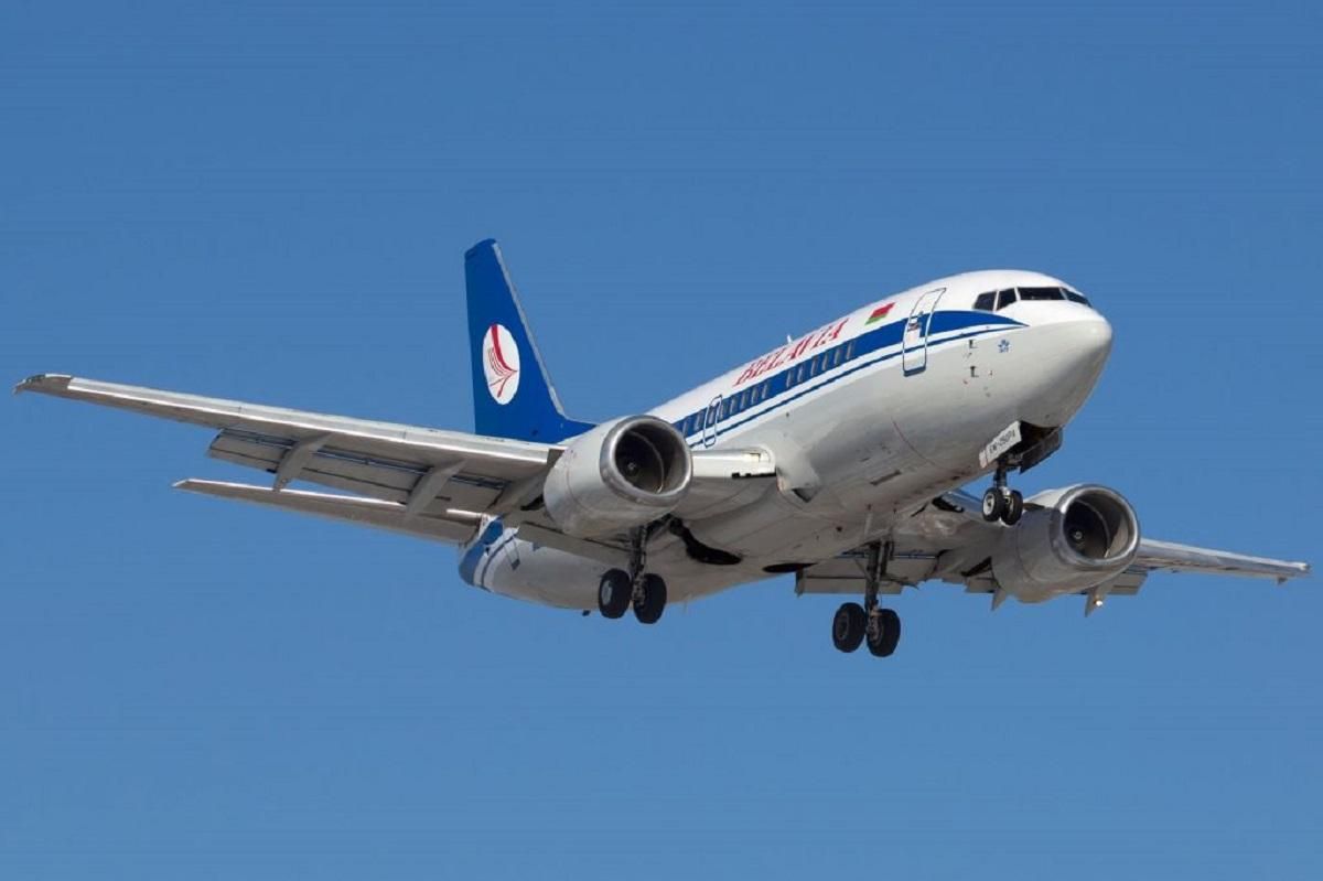 Білоруський літак на пів шляху розвернули у небі: що трапилось Білоруський літак на пів шляху розвернули у небі: що трапилось