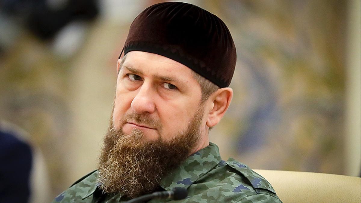У Чечні затримали та побили 25 людей за мем з Кадировим в одязі православного священника