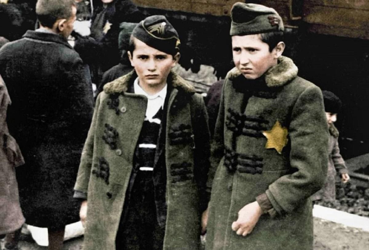 Памяти жертв Холокоста: опубликовали редкие фото из концлагеря