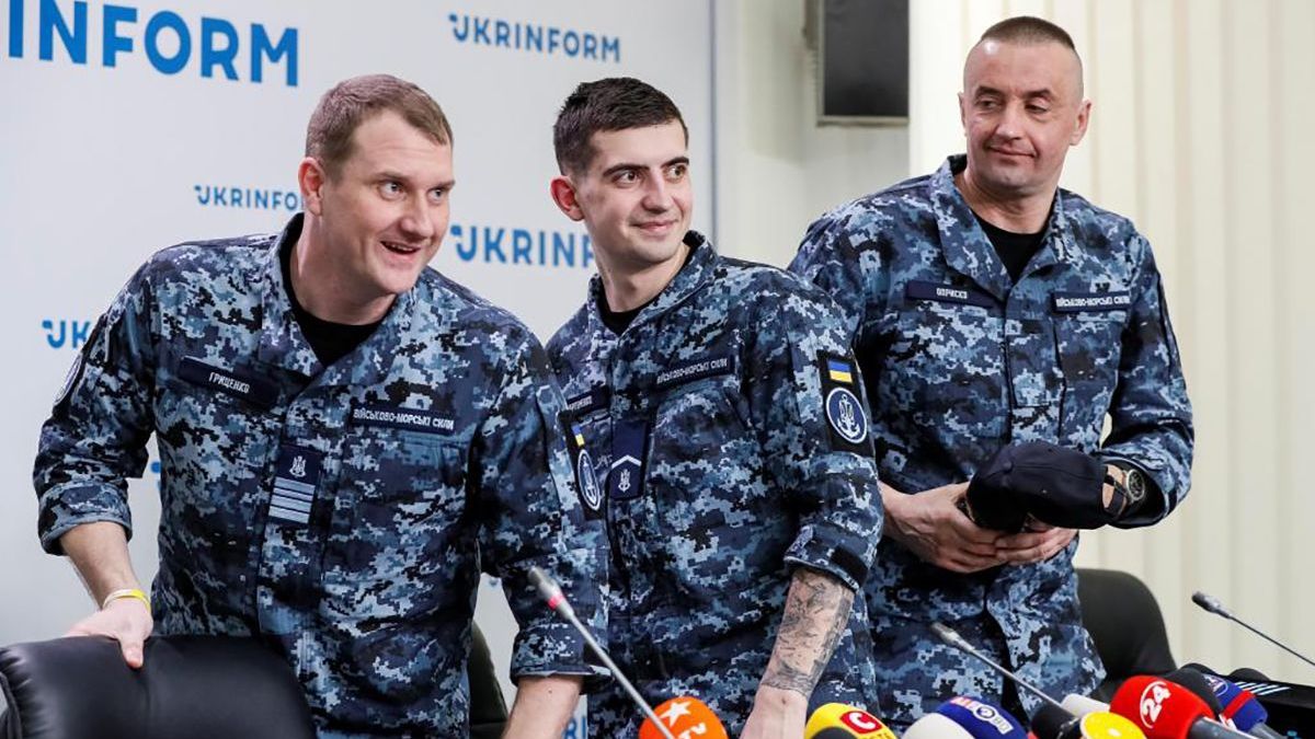 ФСБ Росії призупинила слідство проти українських моряків, – Полозов
