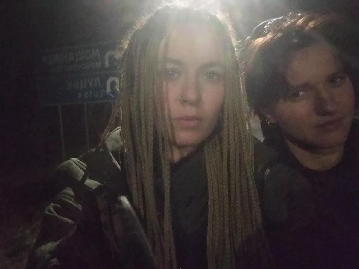 Волонтерки вишли з автобуса, бо не могли чути сераіл російською мовою Волонтерки вишли з автобуса, бо не могли чути сераіл російською мовою