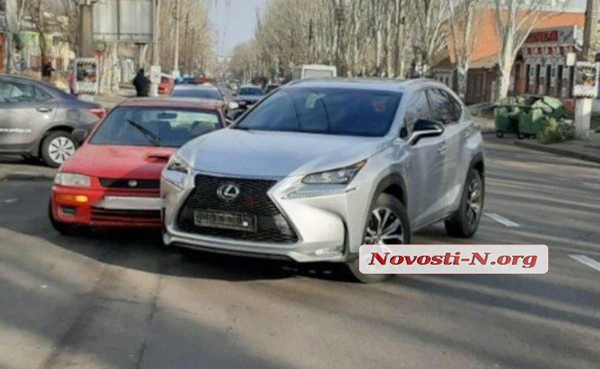 Ірина Аллахвердієва влаштувала ДТП в Миколаєві – фото Ірина Аллахвердієва влаштувала ДТП в Миколаєві – фото