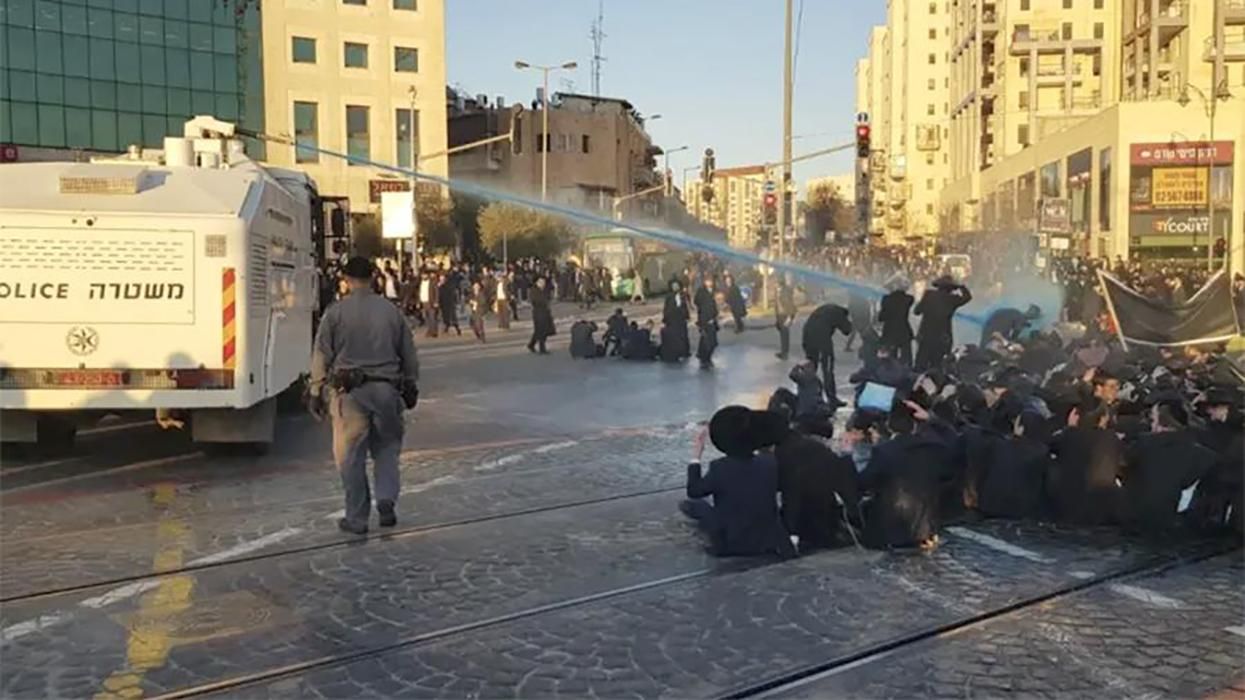 Масові протести у Єрусалимі через "угоду століття" Трампа: фото, відео Масові протести у Єрусалимі через "угоду століття" Трампа: фото, відео