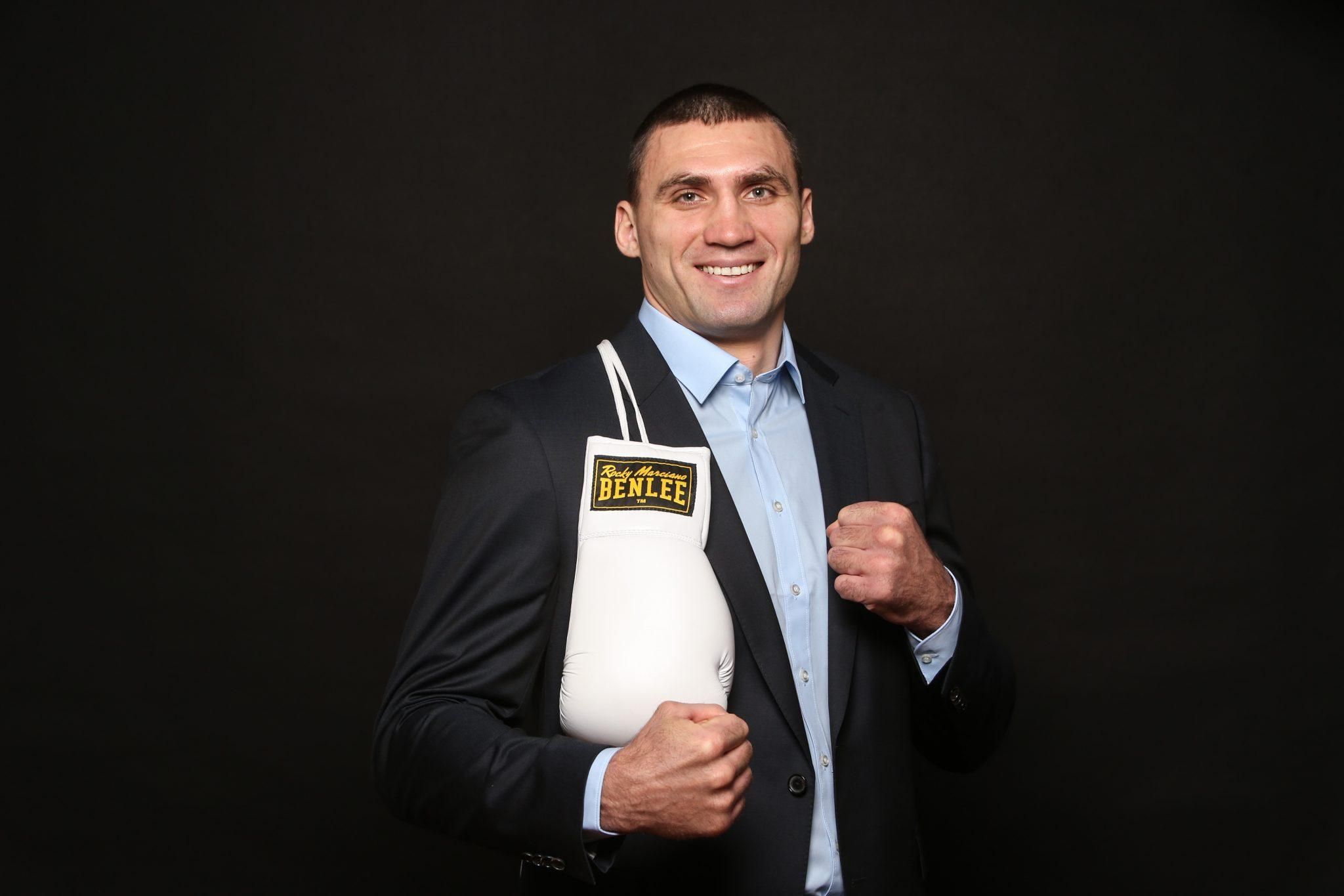 Український боксер Віктор Вихрист вирішив відмовитися від Олімпіади заради професійної кар'єри