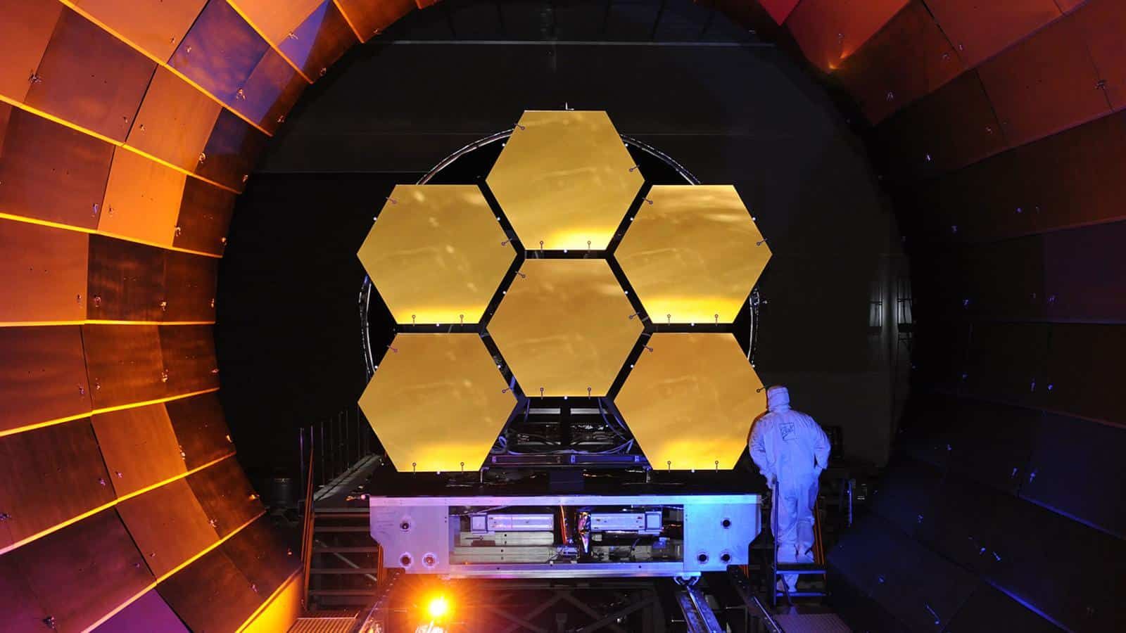 Запуск самого мощного телескопа James Webb снова перенесли