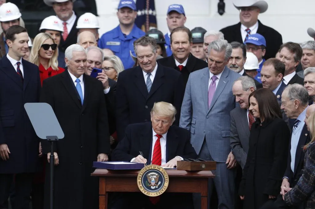 Підписання закону у США Підписання закону у США