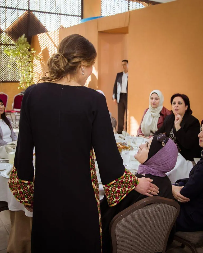 Ранія на зустрічі з йорданками Ранія на зустрічі з йорданками