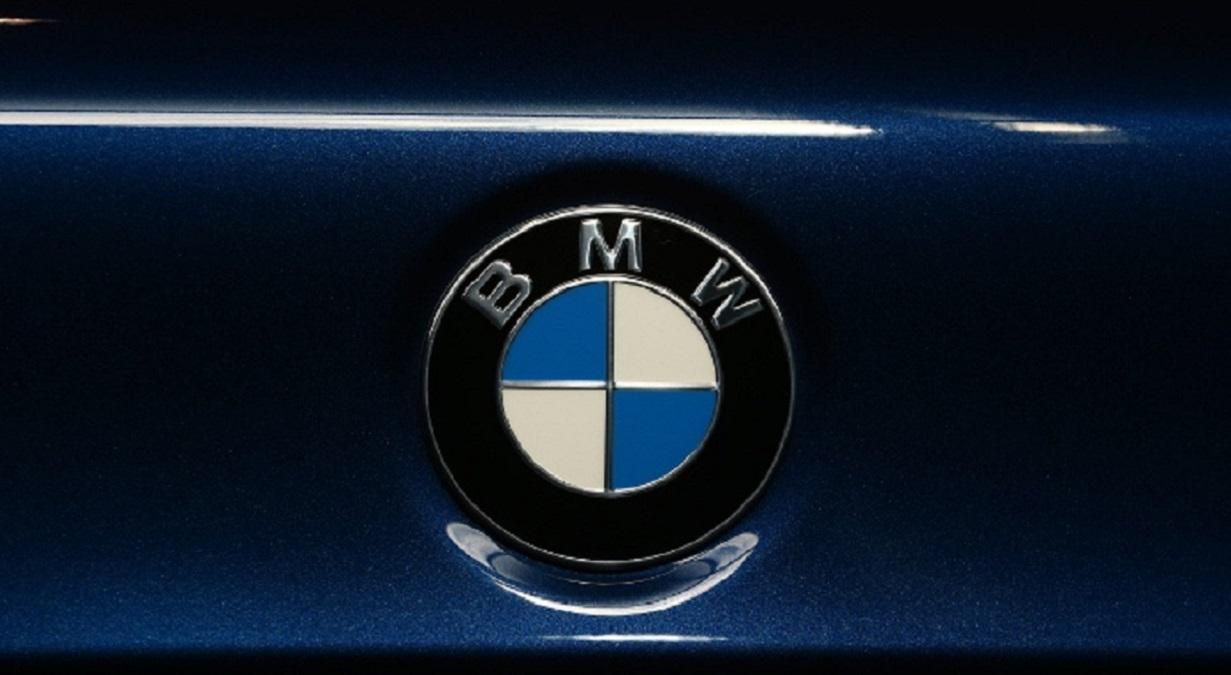 Хабарі елітними позашляховиками: як ректор університету на Донеччині заробляв на студентах Хабарі елітними позашляховиками: як ректор університету на Донеччині заробляв на студентах