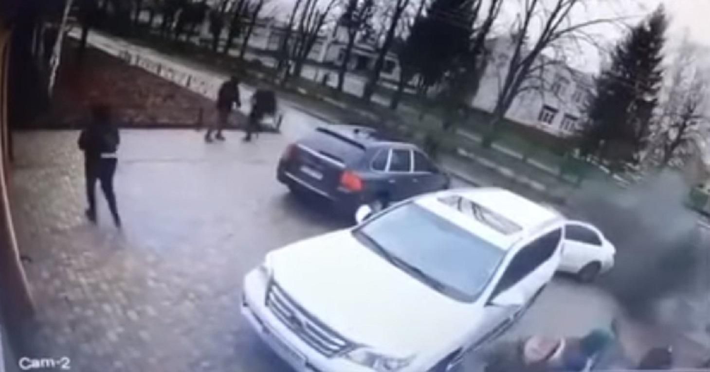 Массовая драка со стрельбой в Харькове: появилось видео стычки и взрыва