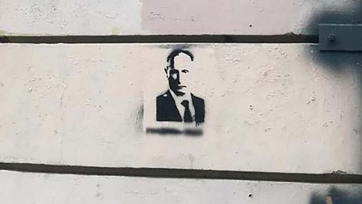 За граффити с Путиным в России 2 парней обвинили в терроризме