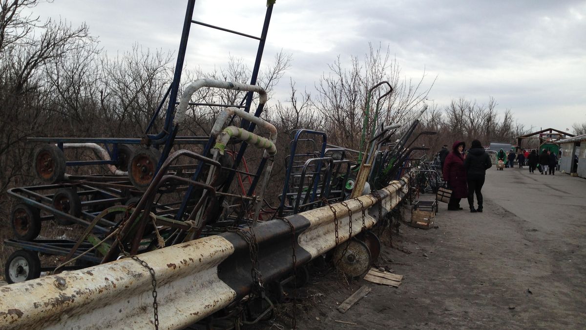 Письмо из Луганска: Украина здесь под запретом