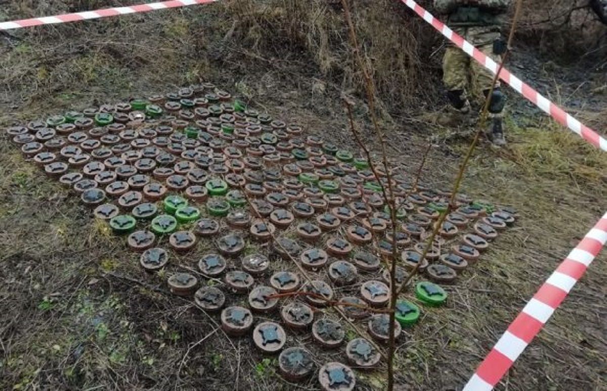Оккупанты понаставляли "черных вдов" на Донбассе: фото запрещенного вооружения