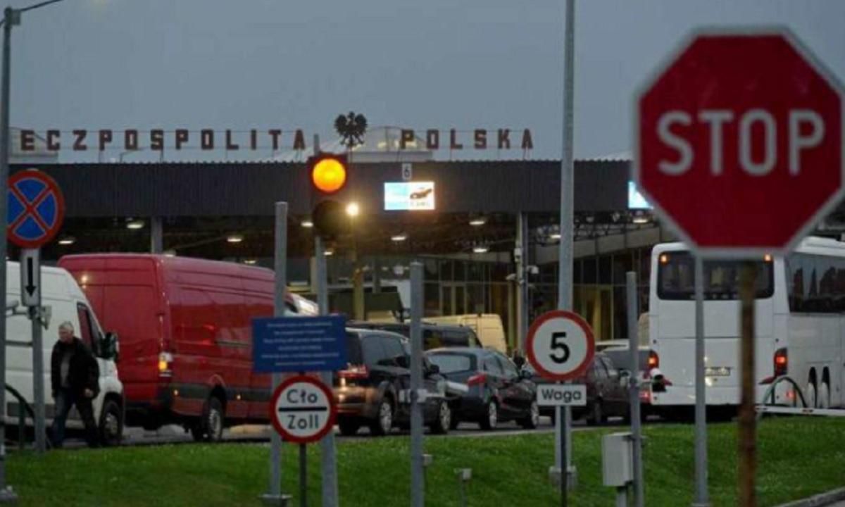 Количество отказов украинцам во въезде в Польшу выросла на четверть: причины