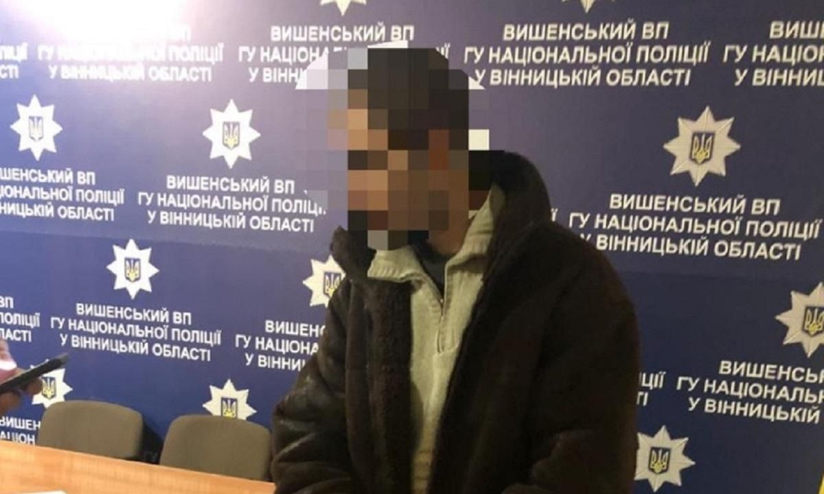 У Вінниці затримали чоловіка, який вкрав з храму мощі святого Миколая: фото У Вінниці затримали чоловіка, який вкрав з храму мощі святого Миколая: фото