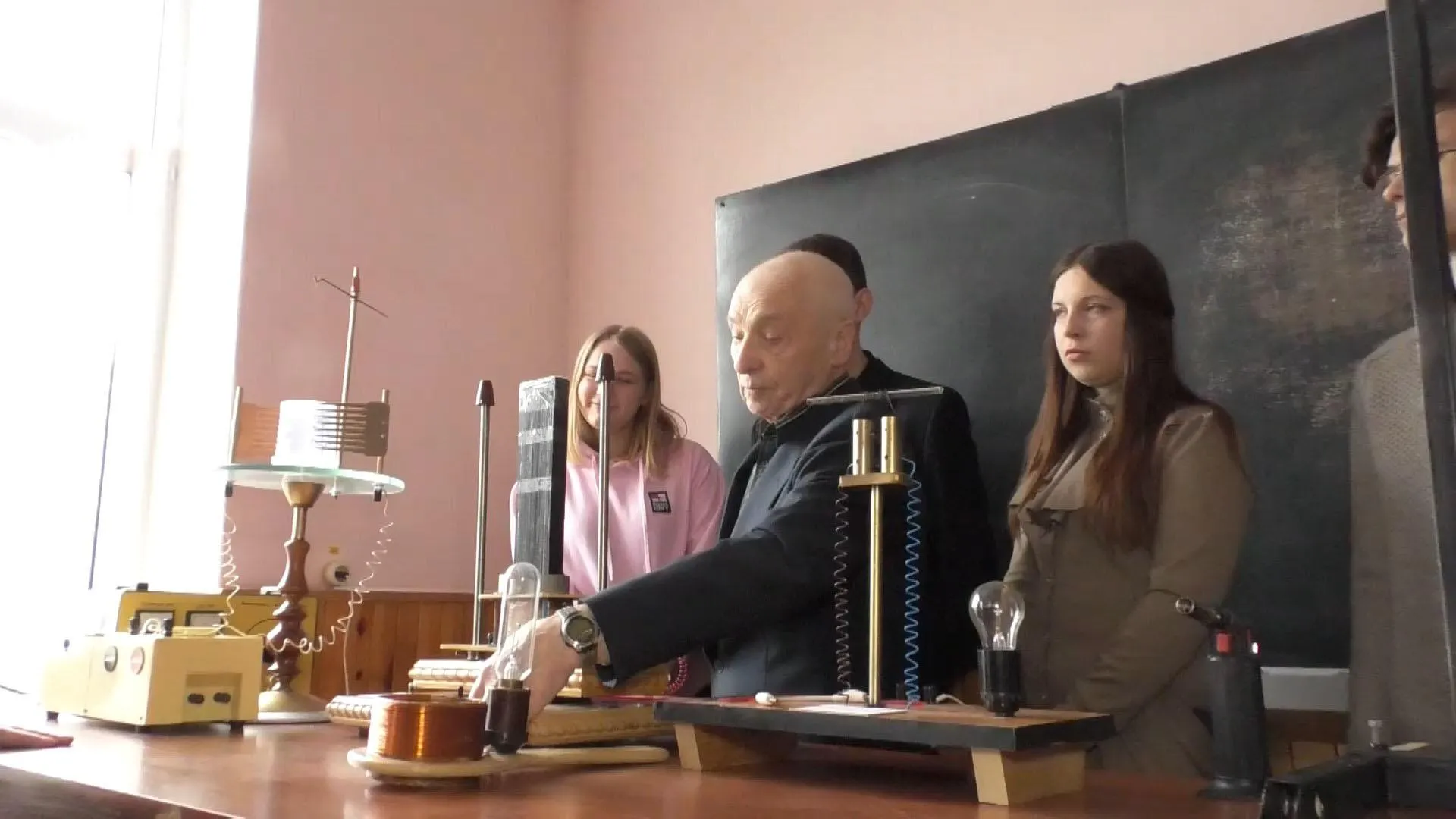 викладач викладач