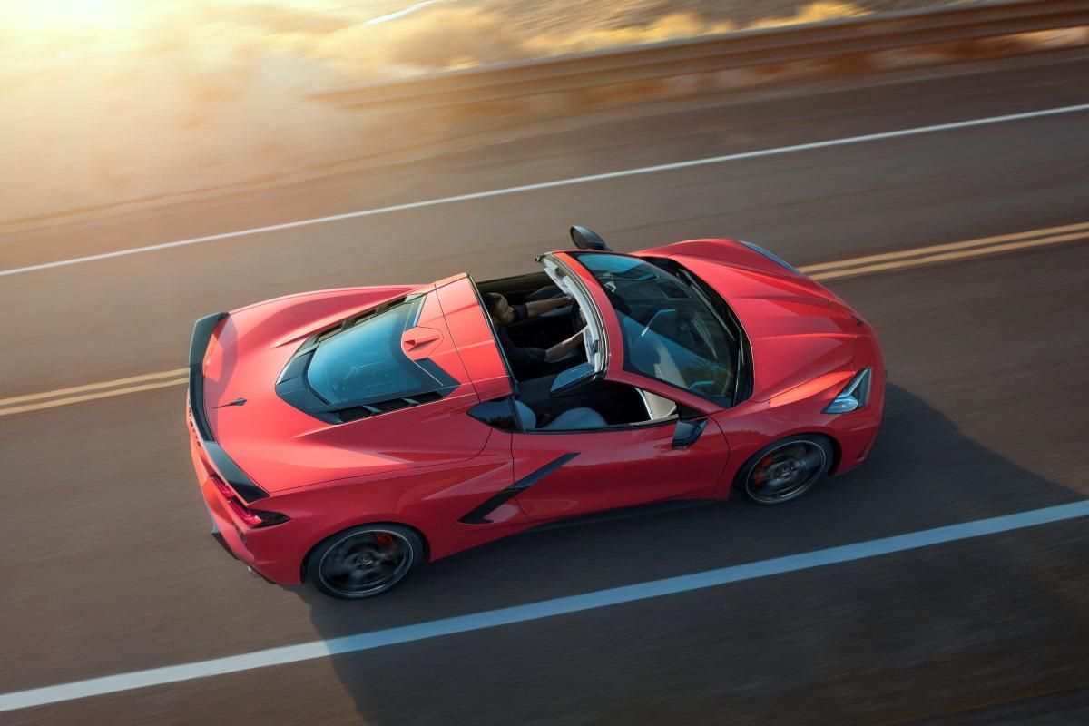 Автомобиль года: захватывающие фото мощного спорткара Corvette Stingray С8